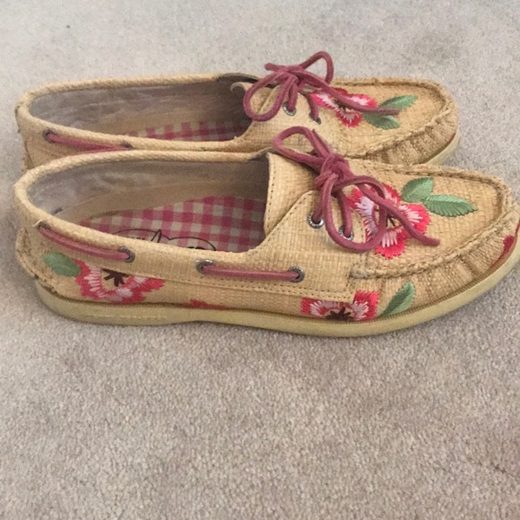 Embroidered Rattan Sperry Doc-Sider - Picture 2 of 2